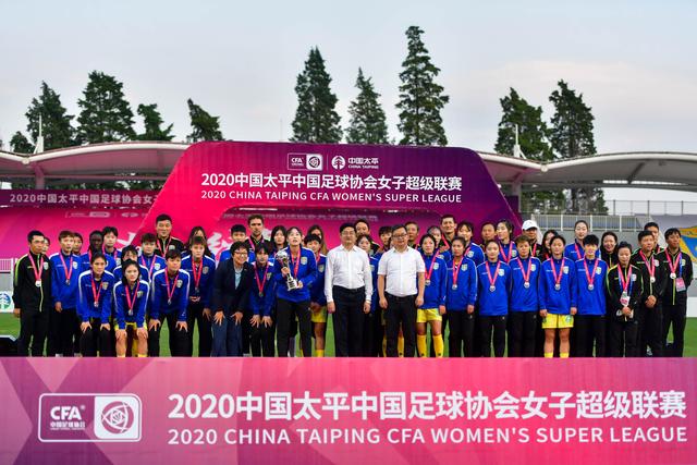 阿媒：阿尔瓦雷斯控制负荷缺席训练 以保护左脚踝